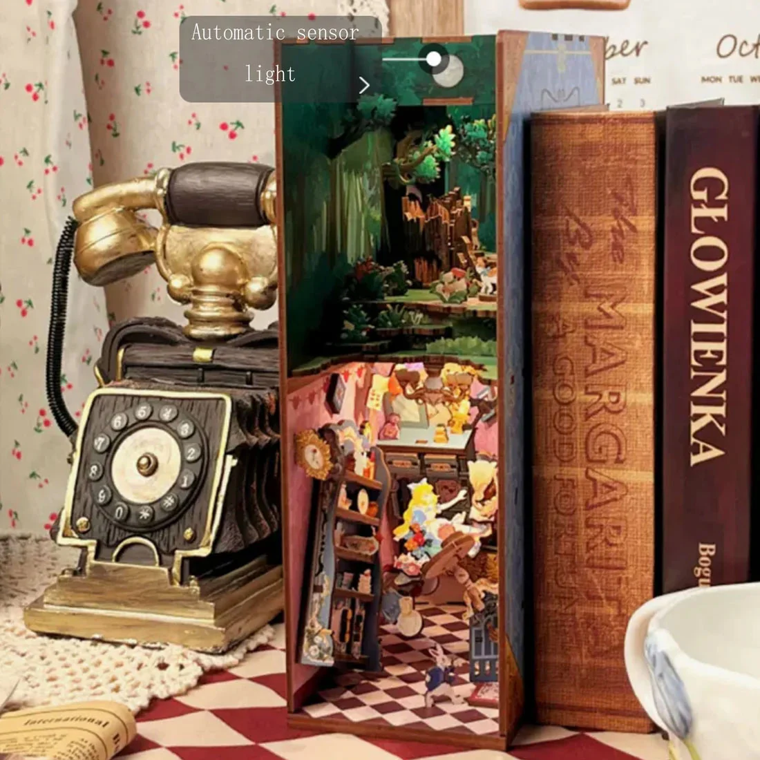 Alice in Wonderland Wooden Puzzle Book Nook Kit - Image 6