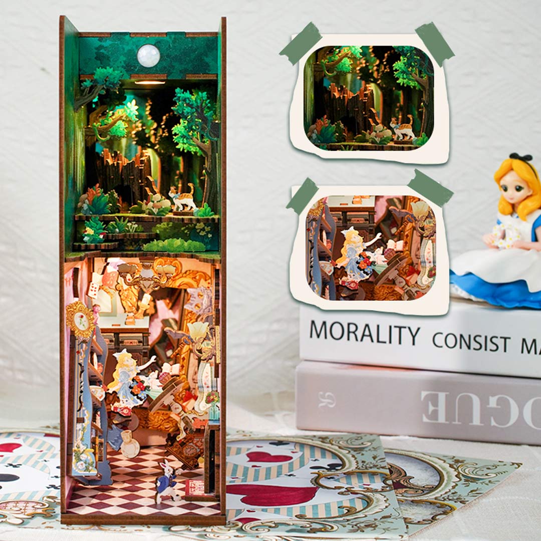 Alice in Wonderland Wooden Puzzle Book Nook Kit - Image 9