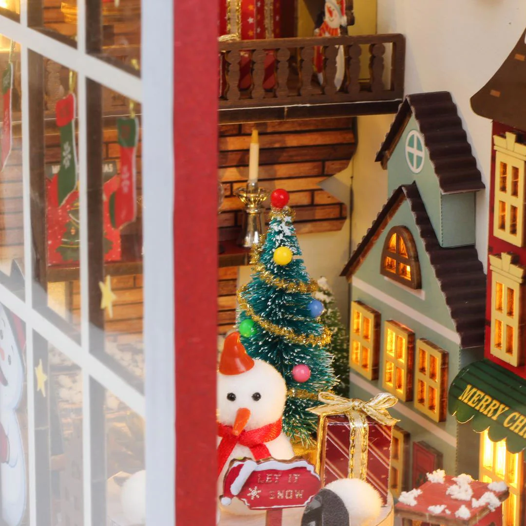 Christmas DIY Book Nook Kit - Image 9