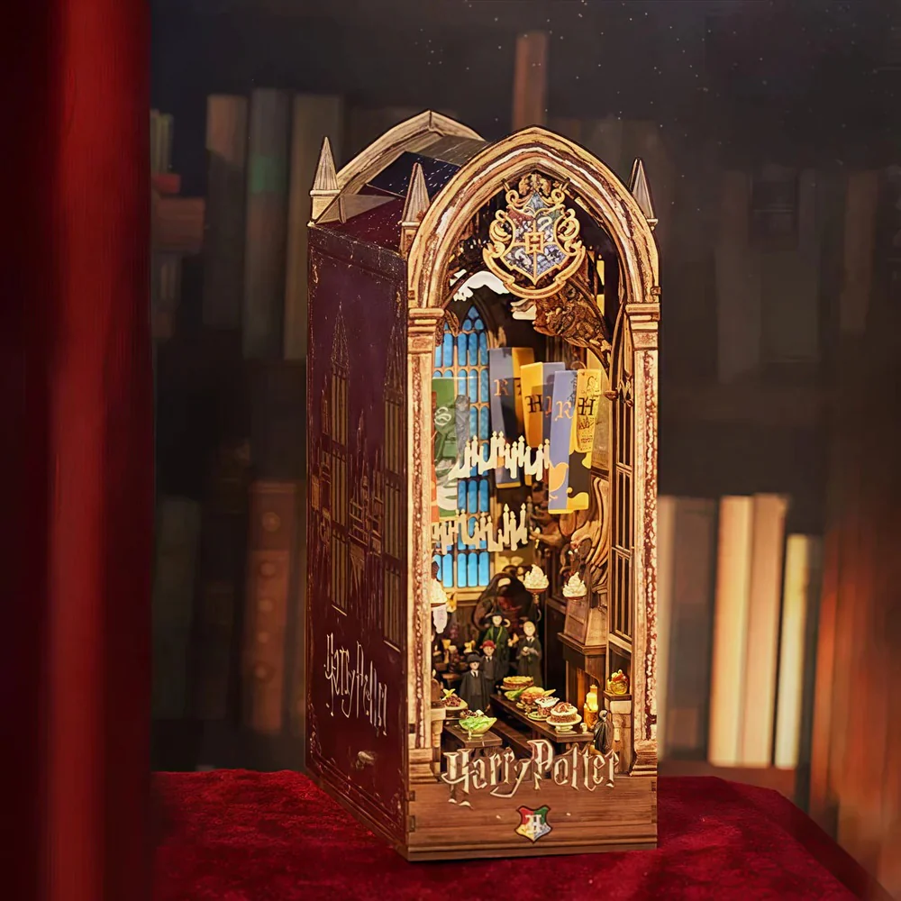 Hogwarts Auditorium – DIY Book Nook Shelf Insert - Image 14