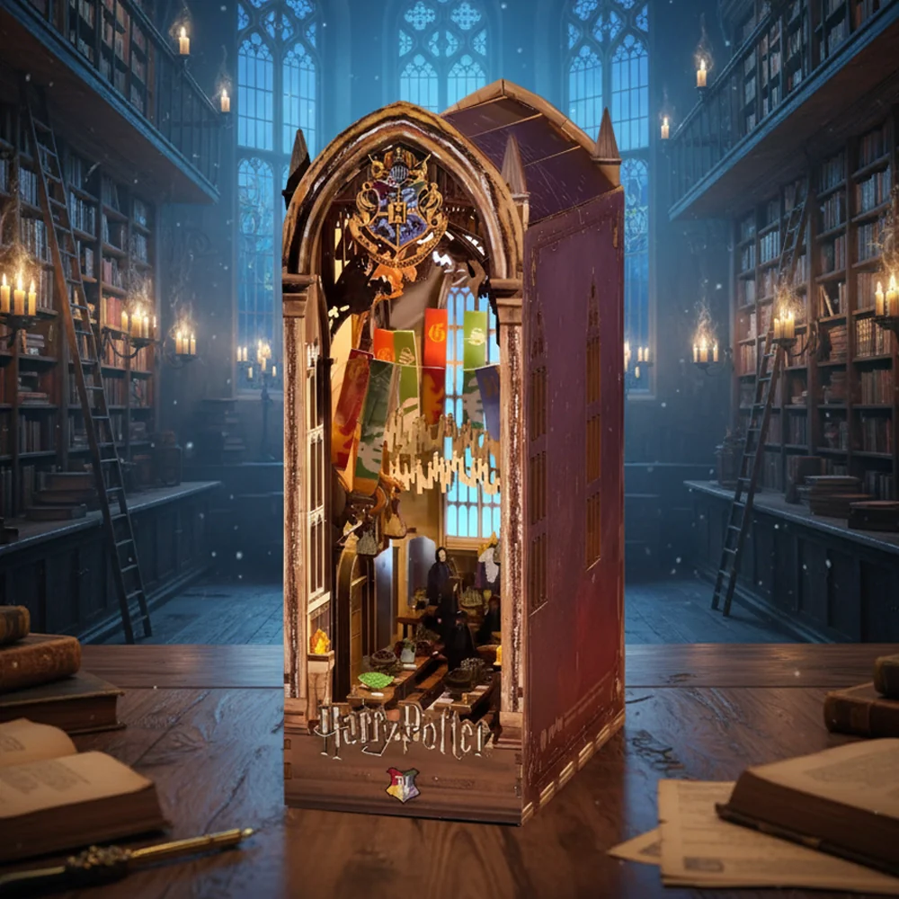 Hogwarts Auditorium – DIY Book Nook Shelf Insert - Image 3