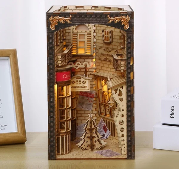 Magic Diagon Alley – Christmas Edition DIY Book Nook Kit - Image 4