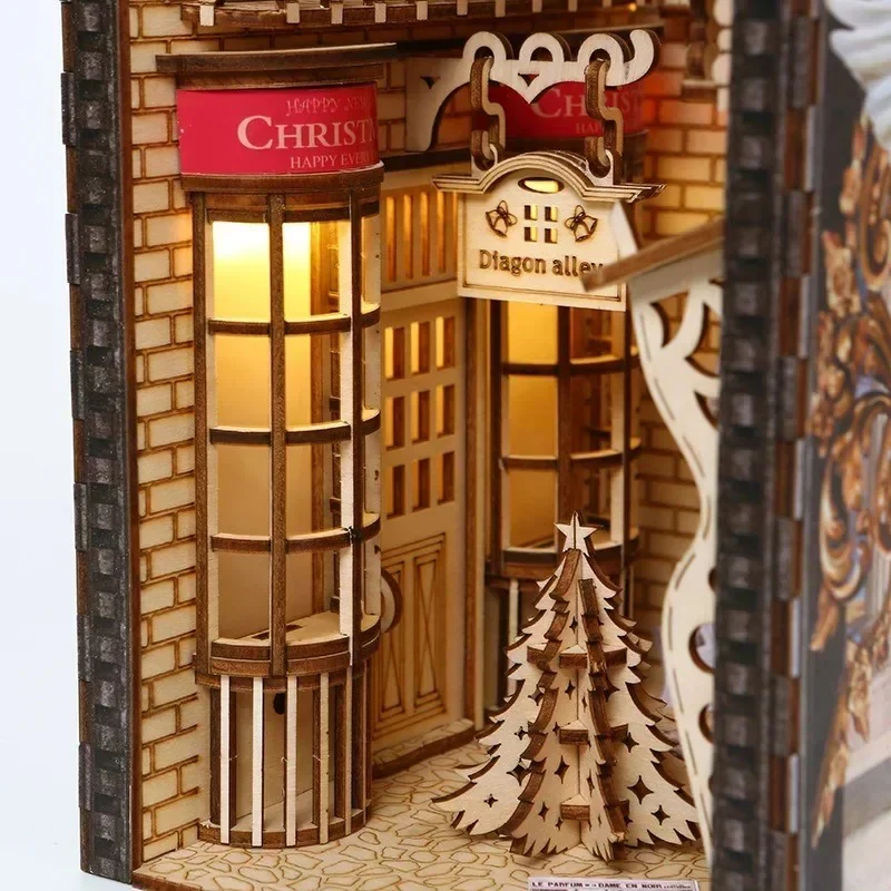Magic Diagon Alley – Christmas Edition DIY Book Nook Kit - Image 7