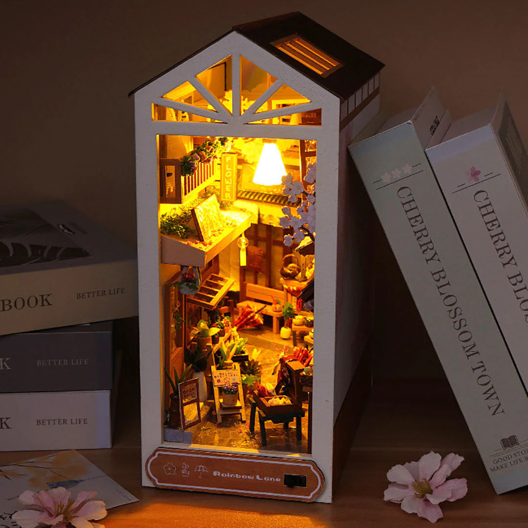 Rainbow Lane DIY Crafts Book Nook - Image 6