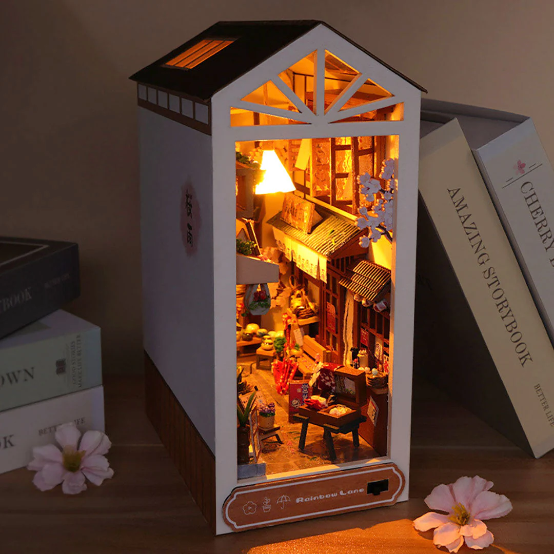 Rainbow Lane DIY Crafts Book Nook - Image 7